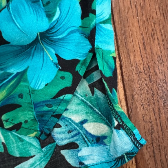 Floral Sleeveless Top - Green - Picture 6 of 9